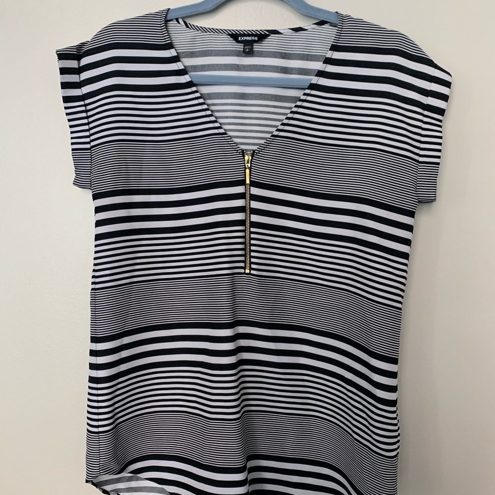 Express short sleeve blouse size S